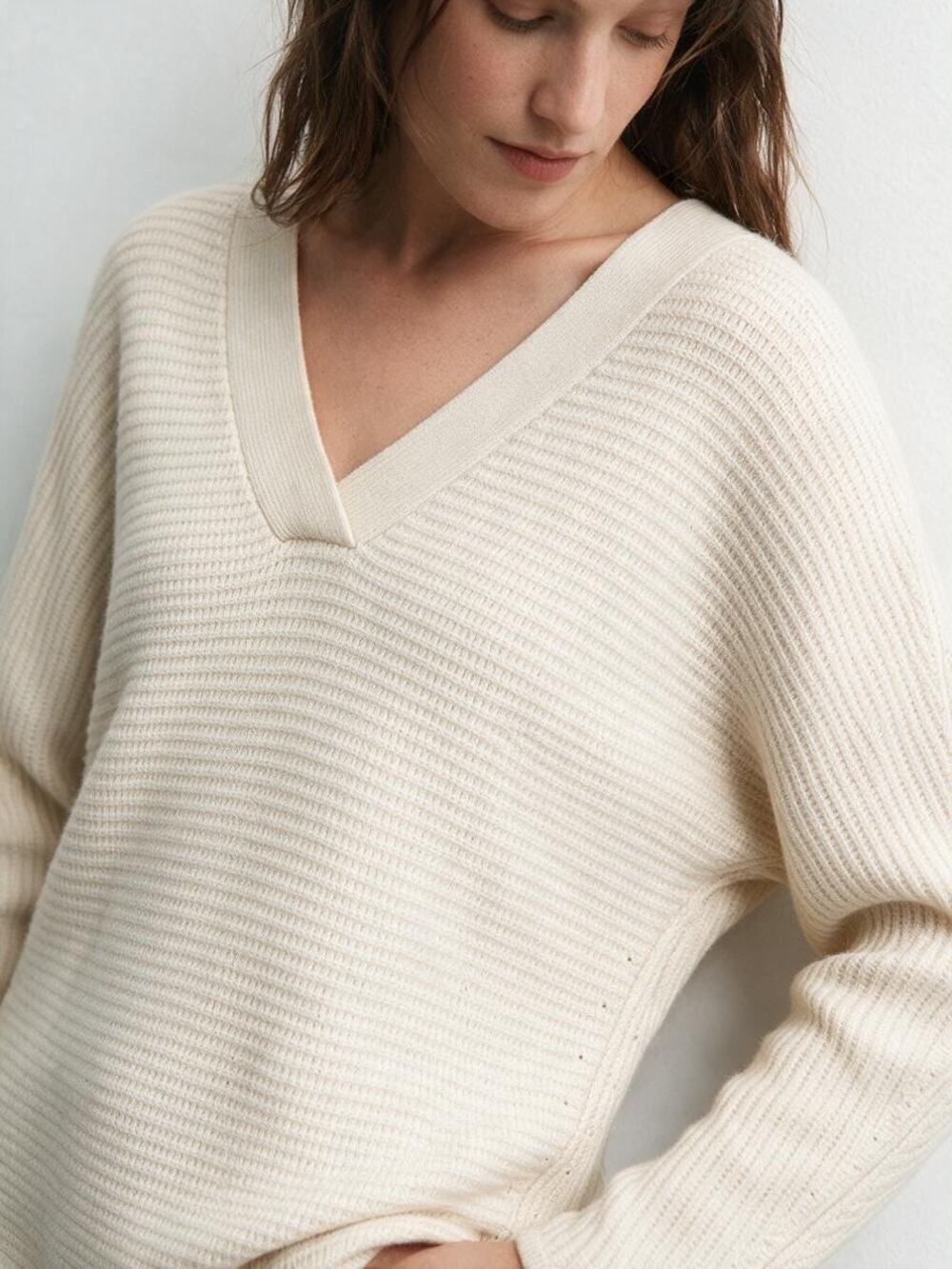 Vince Wool Cashmere Blend Sweater Wmn's Sz S Cream V Neck Long Sleeve Pullover